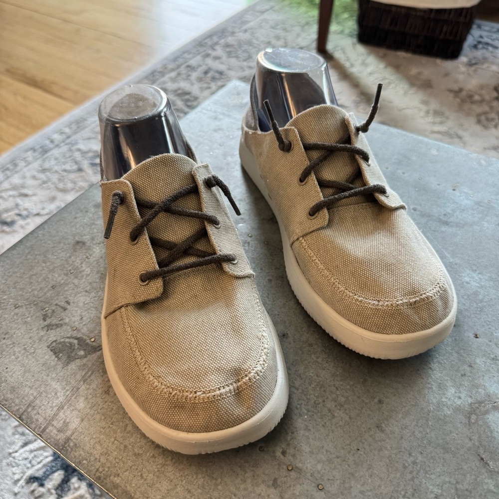 Men’s Chaco Size 8 Tan Beige Chillos Slip On Shoes